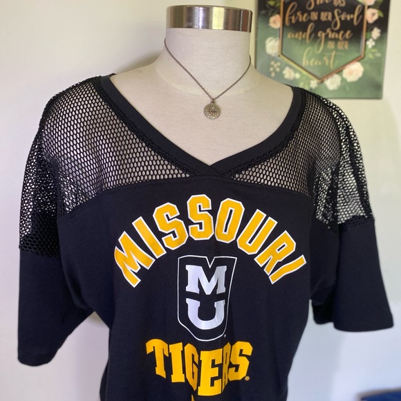 PINK Victoria's Secret Tops - Victorias Secret Pink MU shirt